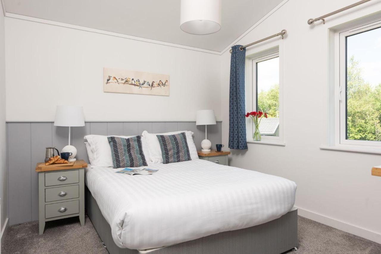 Buttercup Lodge, 33 Roadford Lake Lodges Lifton Bagian luar foto