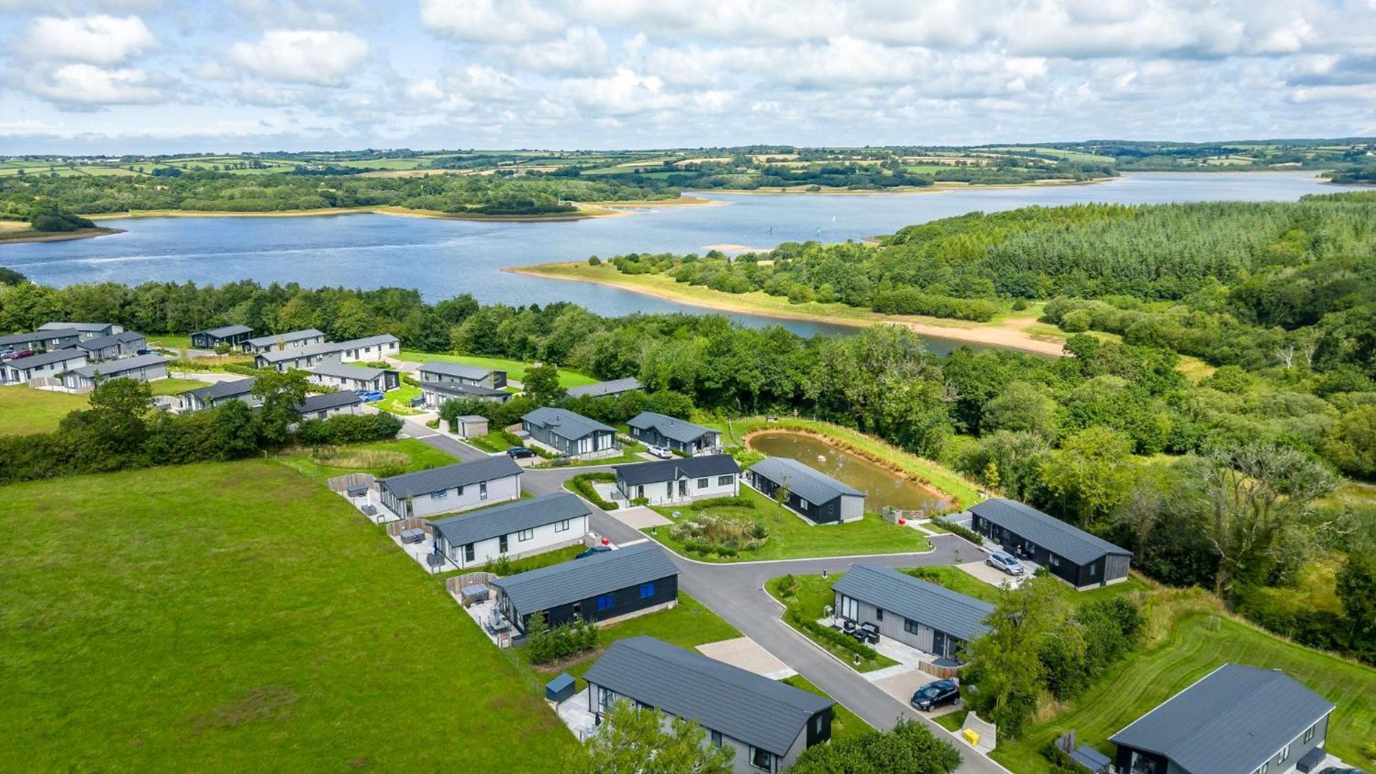 Buttercup Lodge, 33 Roadford Lake Lodges Lifton Bagian luar foto